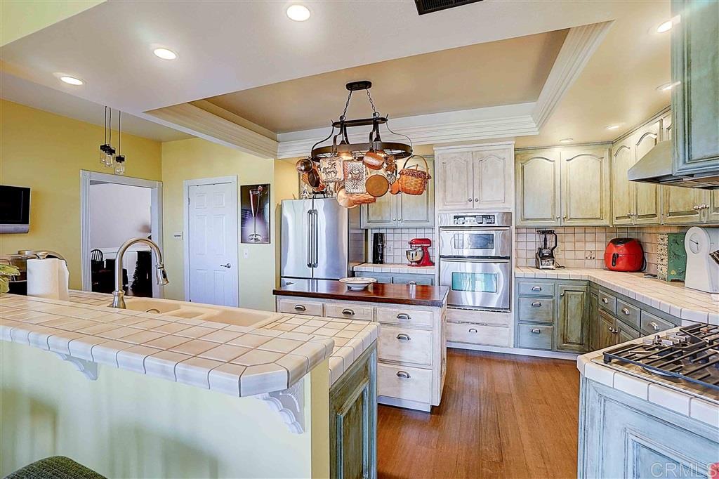 446 Rudd Road Vista, CA 92084 - Photo 2 of 25 Gallery Image 2