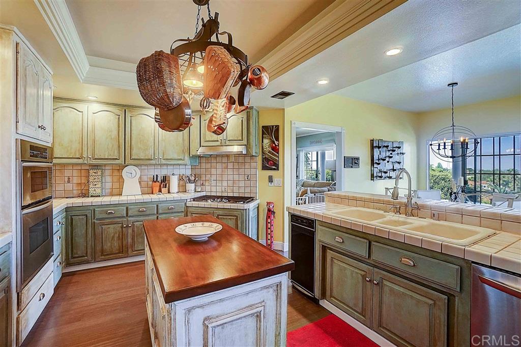 446 Rudd Road Vista, CA 92084 - Photo 3 of 25 Gallery Image 3