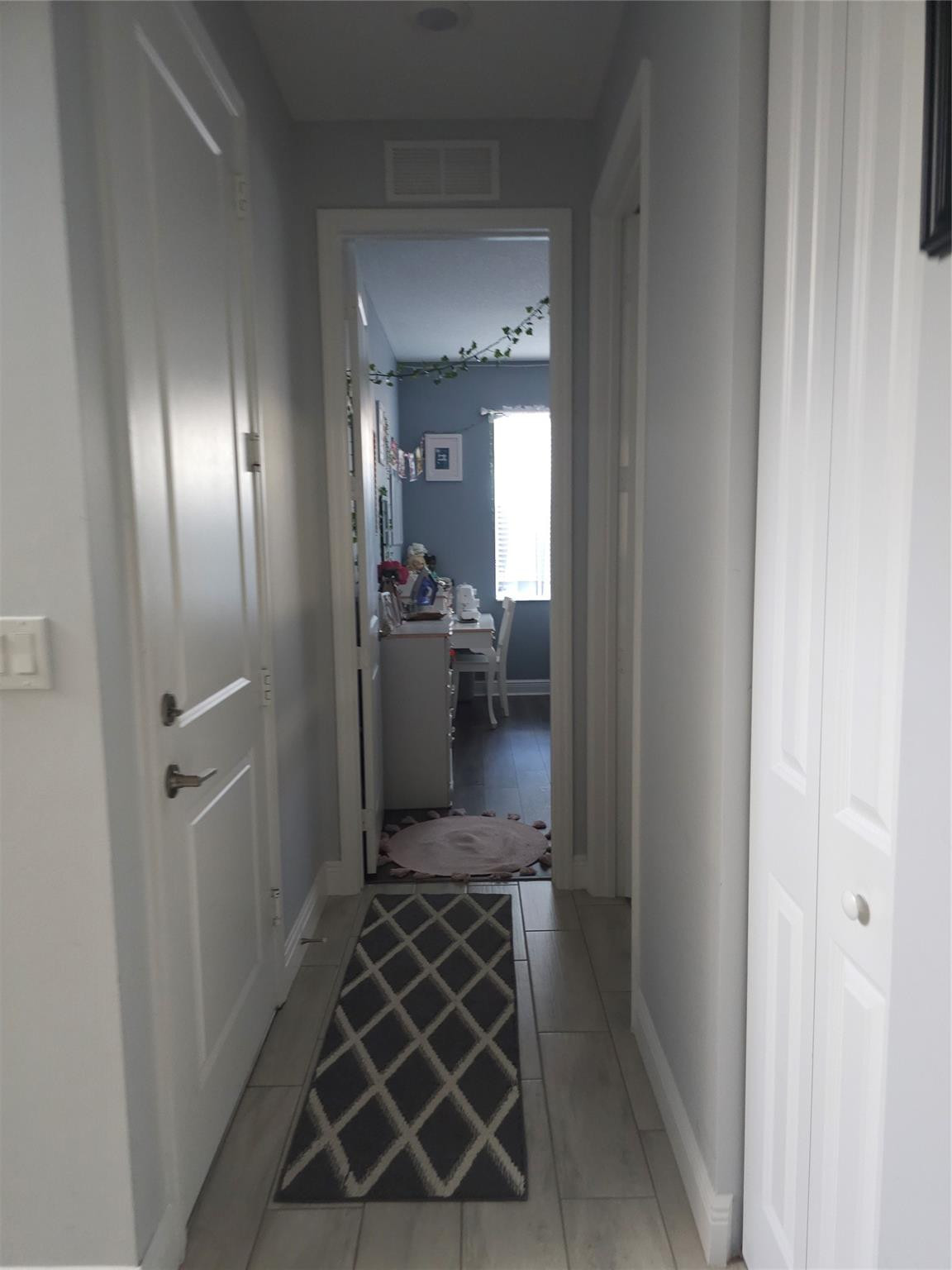 4161 Marina Way Lighthouse Point, FL 33064 - Photo 17 of 20 Foyer to 3rd Bedroom