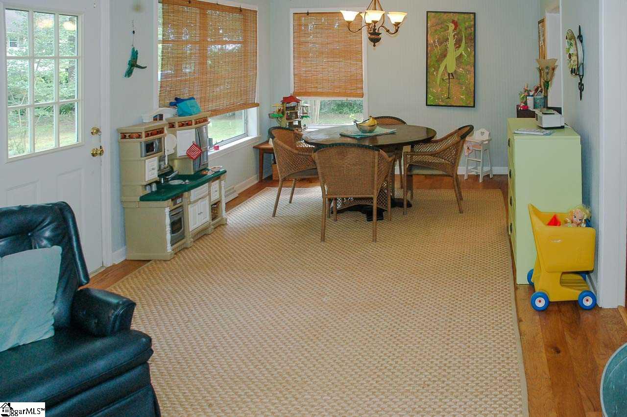 401 Pine Street Clinton, SC 29325 - Photo 11 of 21