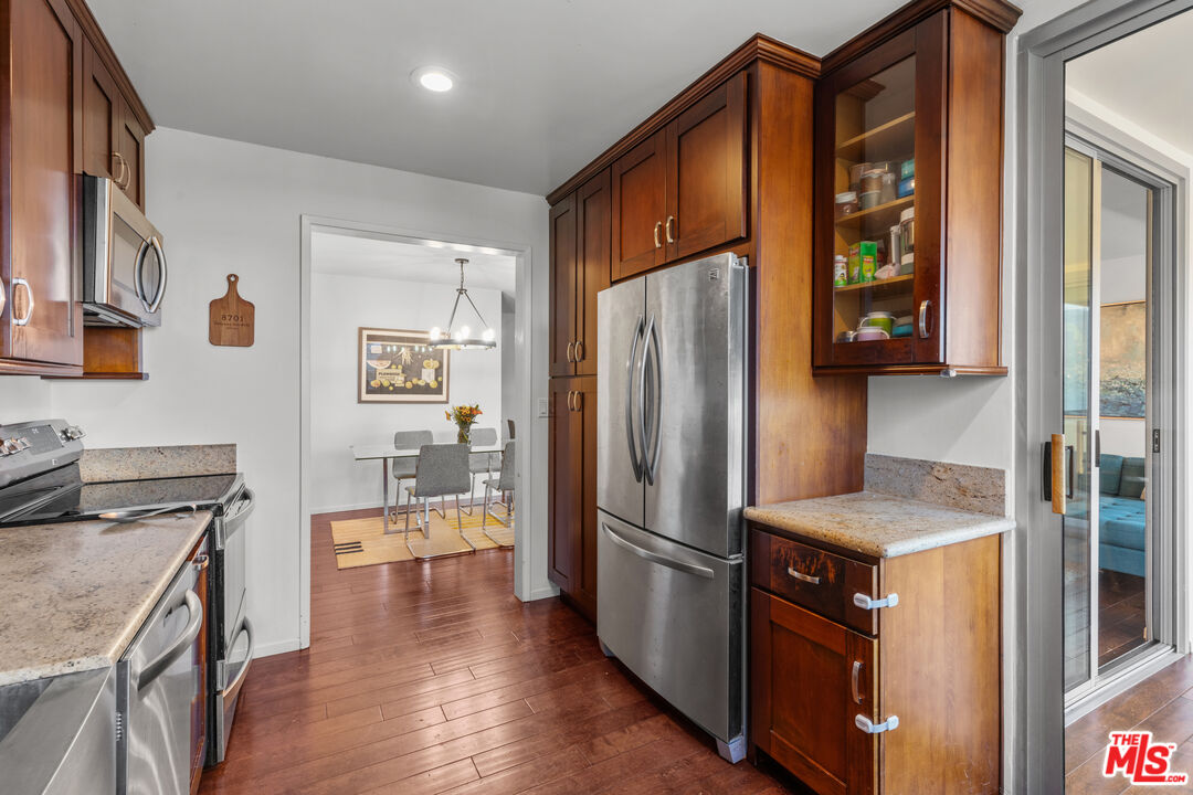 8701 Delgany Avenue, Unit 112 Playa del Rey, CA 90293 - Photo 10 of 22