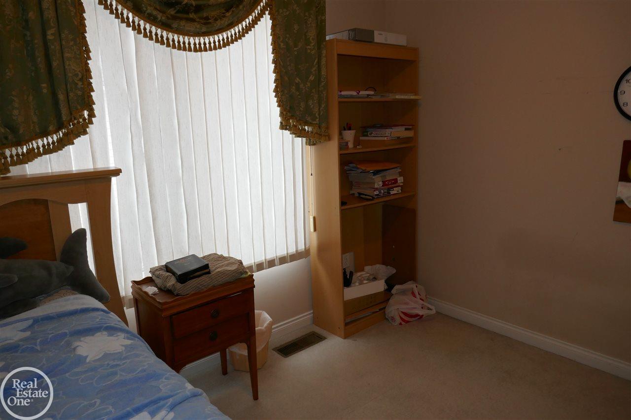 6590 Chatham Circle Rochester, MI 48306 - Photo 34 of 57 50004637-33.JPG