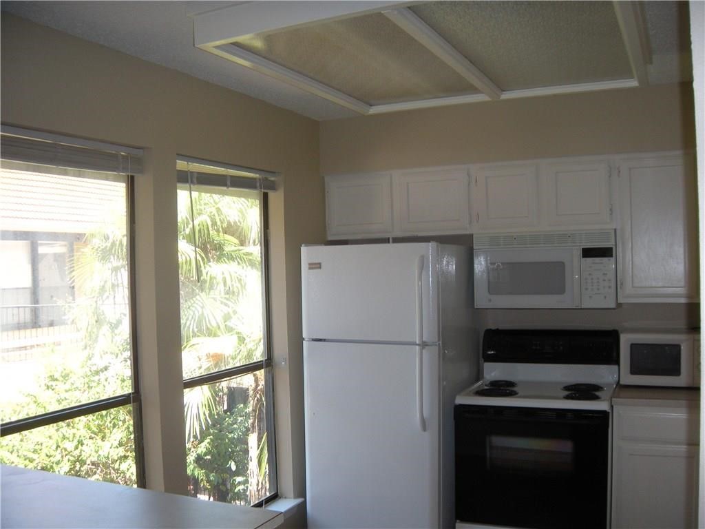 2110 Rio Grande Street, Unit 302 Austin, TX 78705 - Photo 8 of 22