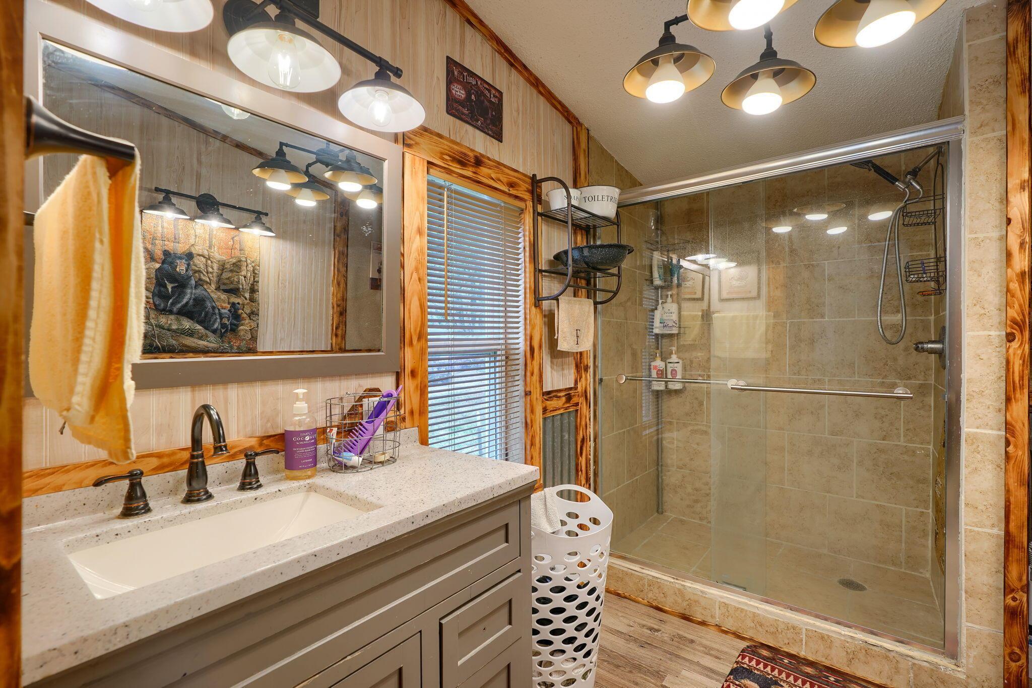 1048 Beatty Road Waverly, OH 45690 - Photo 20 of 28 Primary Bathroom