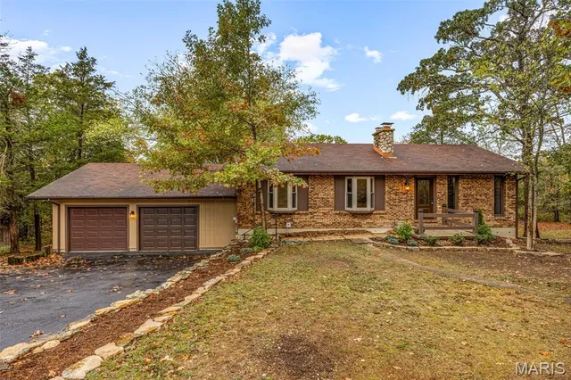 $379,000 | 10215 Tri Acre Lane, Ste. Genevieve, MO 63670