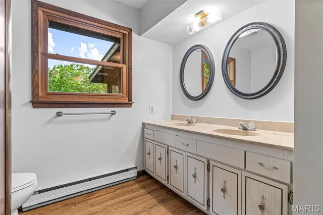 $379,000 | 10215 Tri Acre Lane, Ste. Genevieve, MO 63670