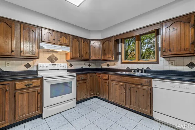 $379,000 | 10215 Tri Acre Lane, Ste. Genevieve, MO 63670