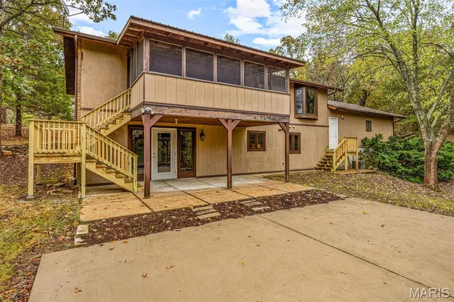 $379,000 | 10215 Tri Acre Lane, Ste. Genevieve, MO 63670