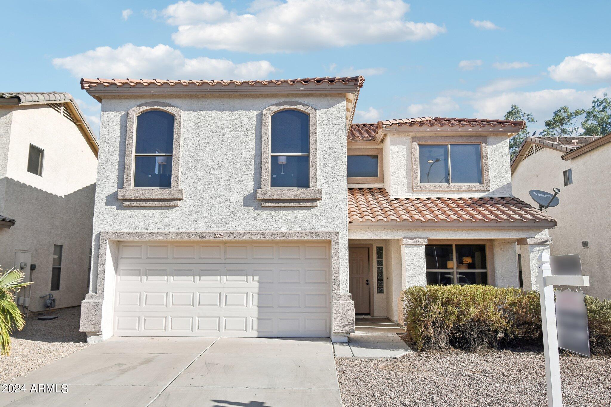 W Desert Flower Rd-001
