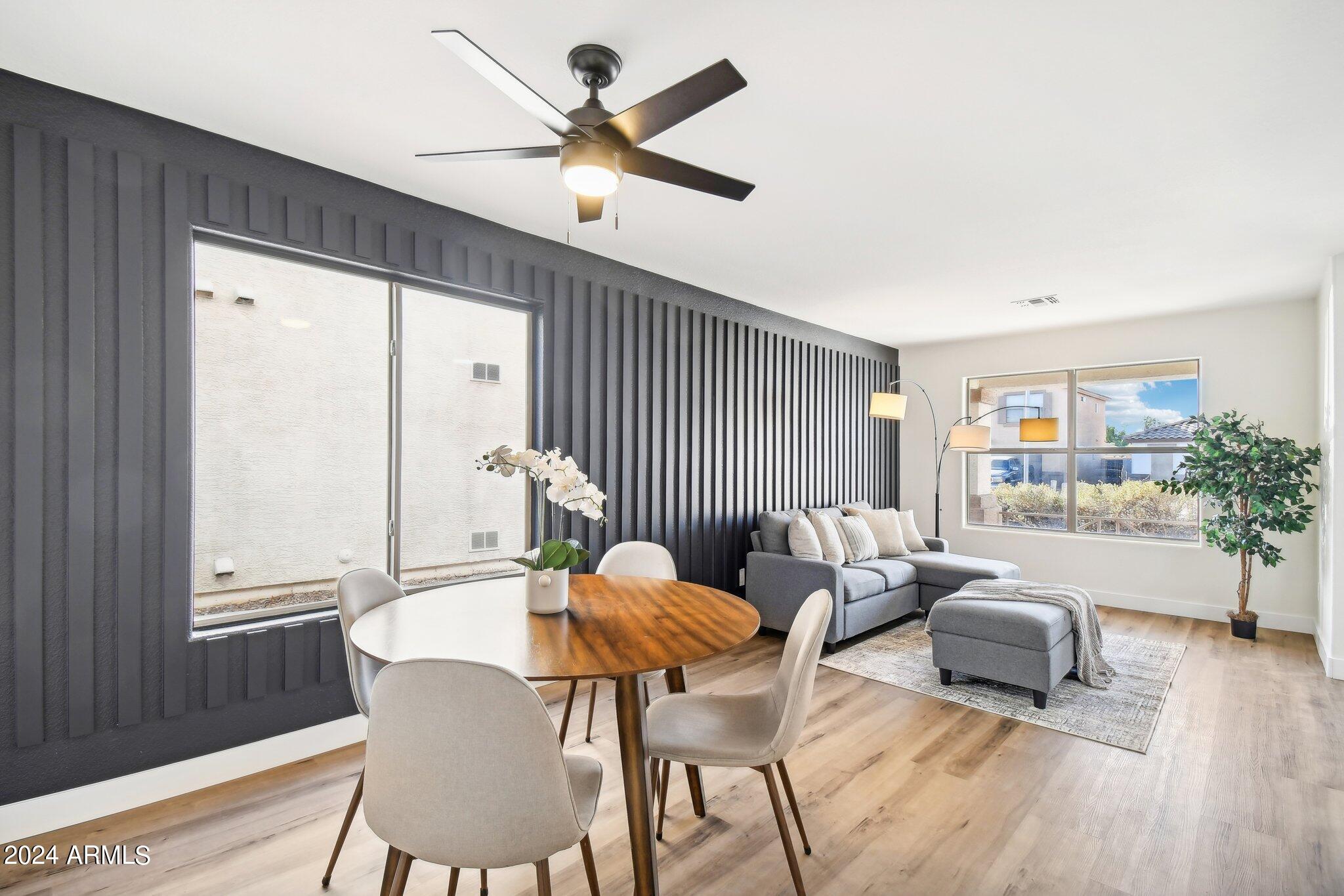 W Desert Flower Rd-007