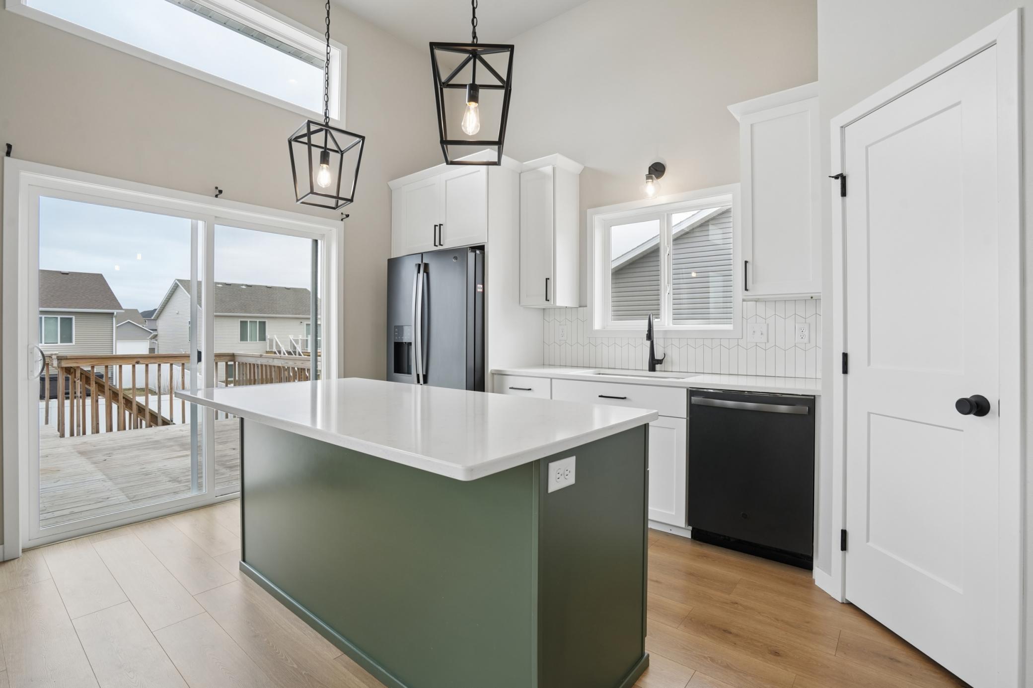 6612 28th Street South Fargo, ND 58104 - Photo 7 of 25