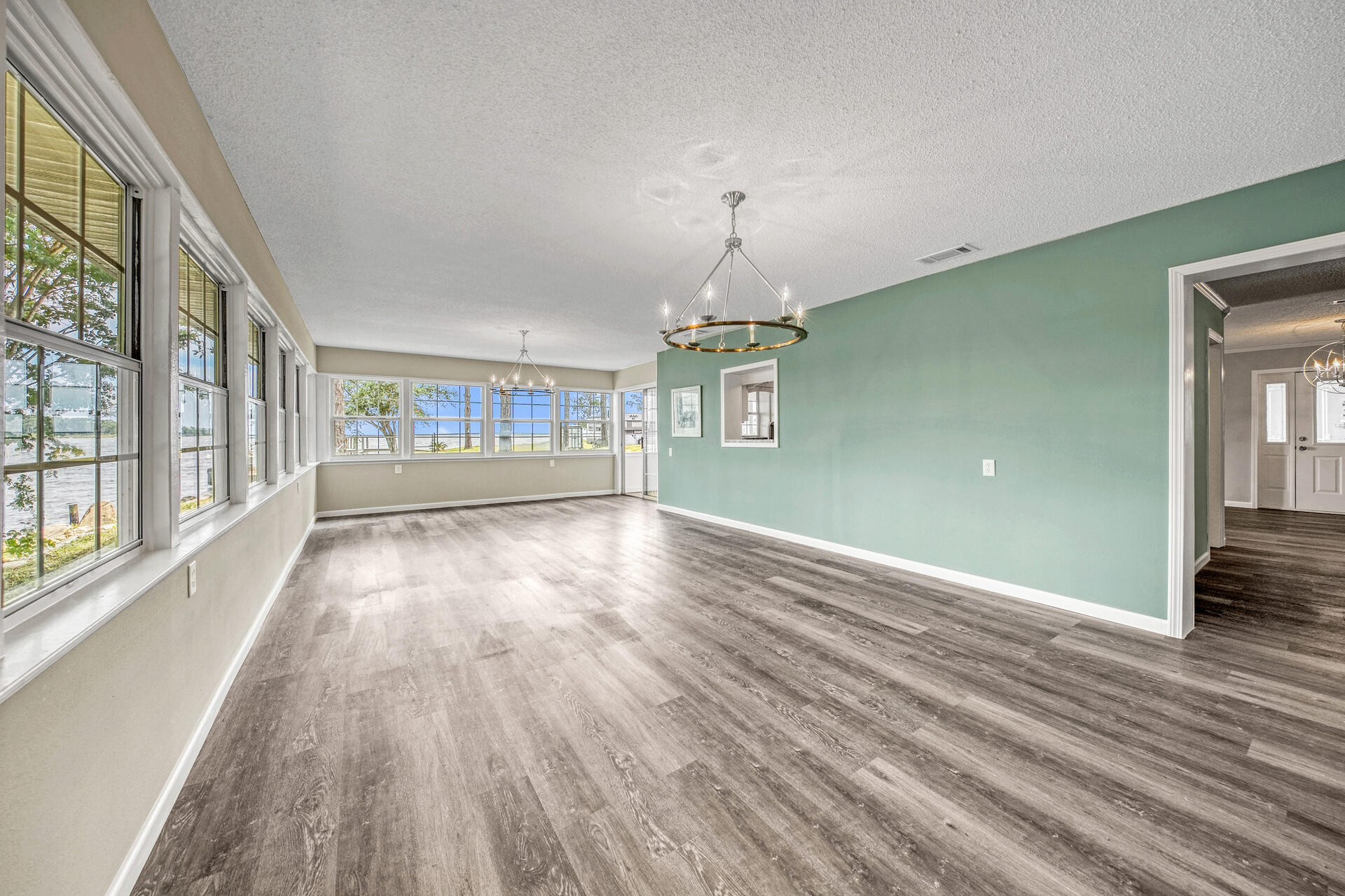 237 Ruth Road Freeport, FL 32439 - Photo 10 of 40 Giant Great Room