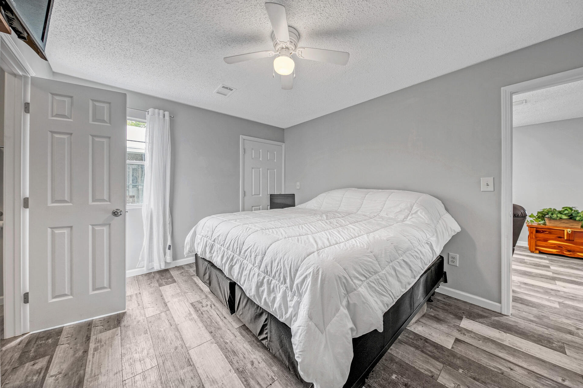237 Ruth Road Freeport, FL 32439 - Photo 25 of 40 Apartment bedroom
