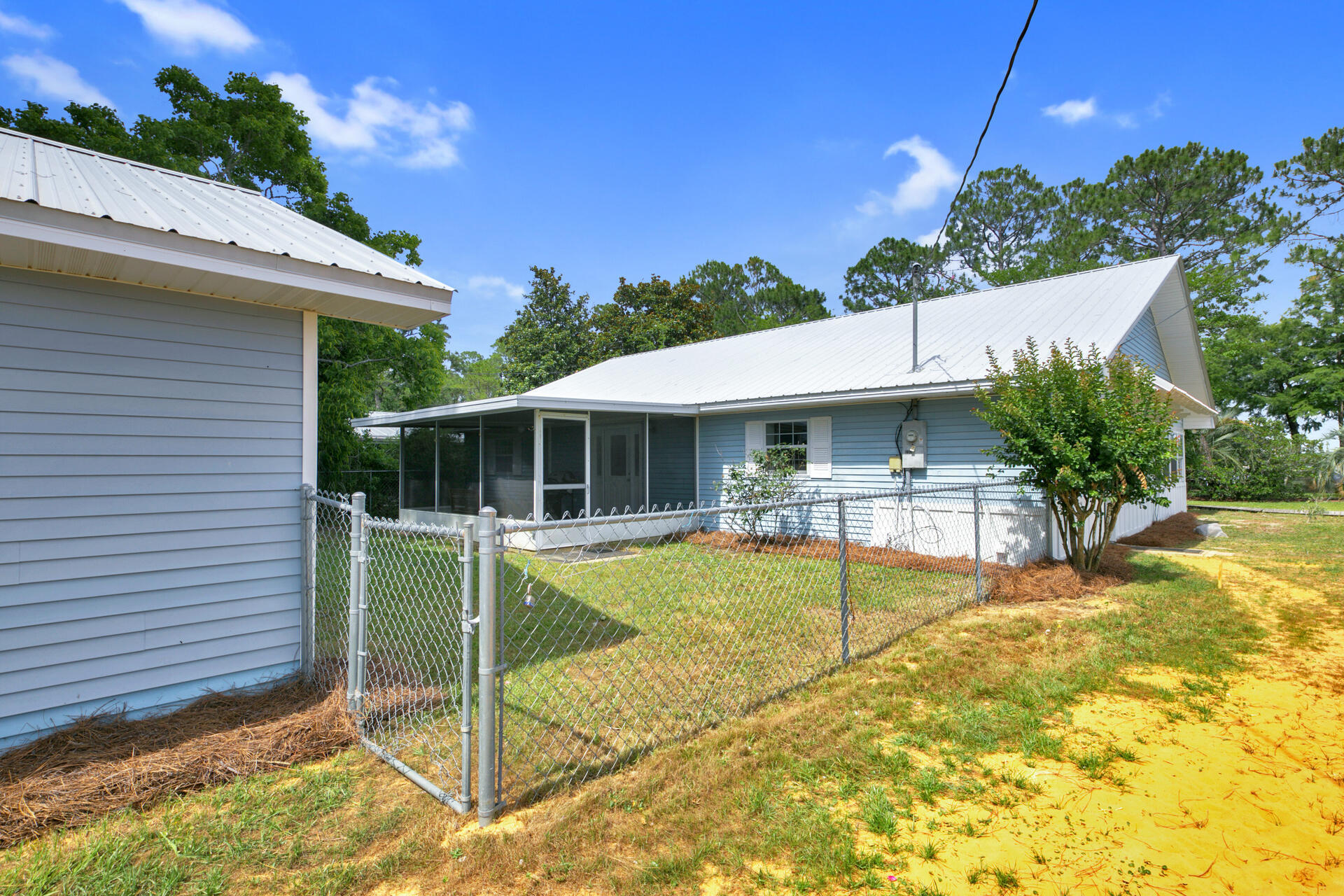 237 Ruth Road Freeport, FL 32439 - Photo 28 of 40 Inner fenced yard