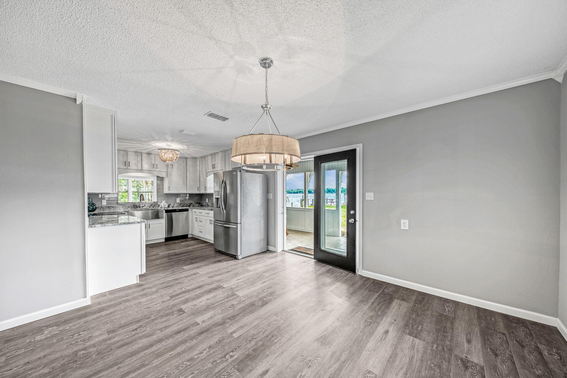 237 Ruth Road Freeport, FL 32439 - Photo 5 of 40 Dining area