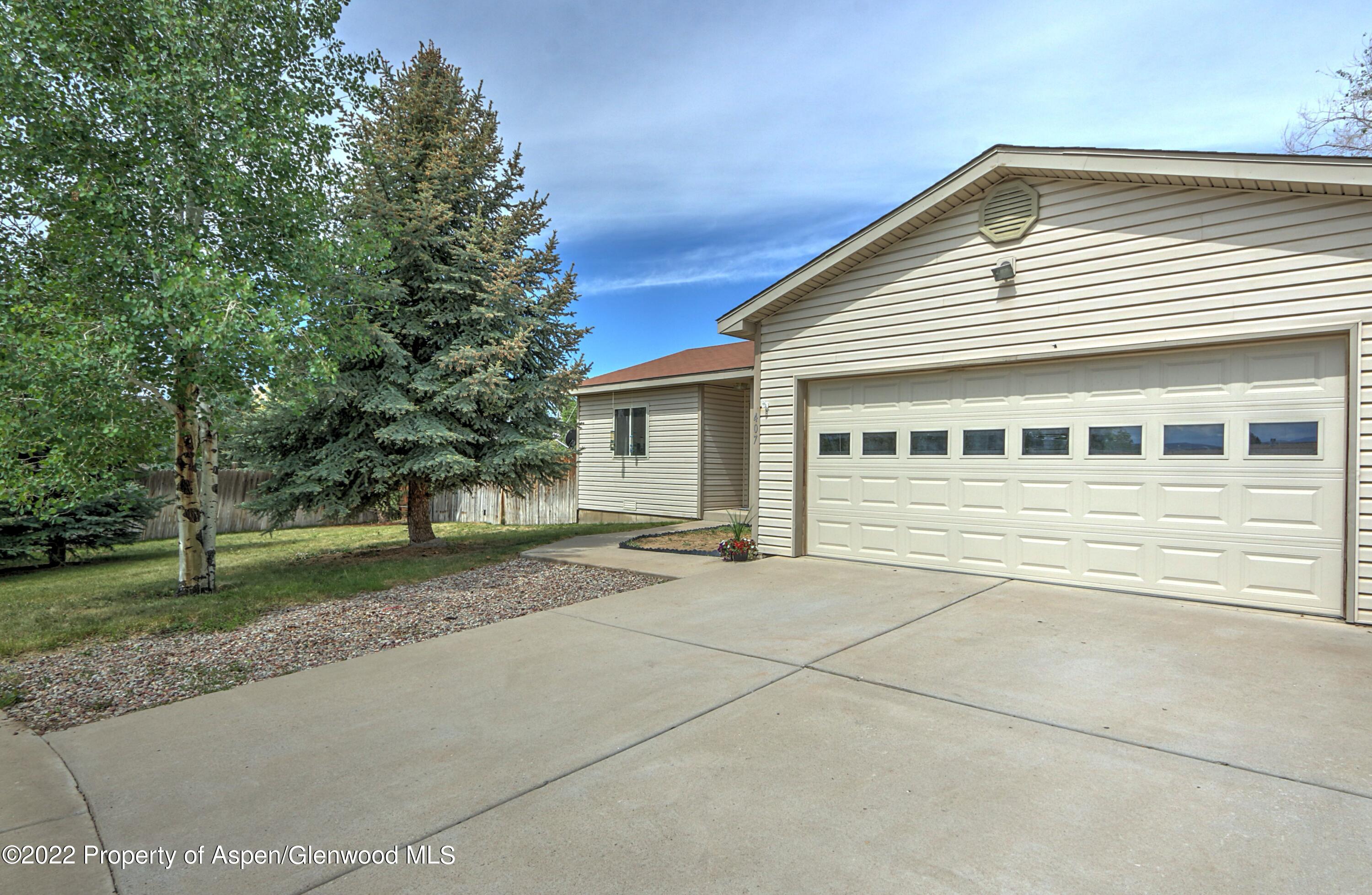 407 Ballard Circle, Silt, CO 81652 Compass