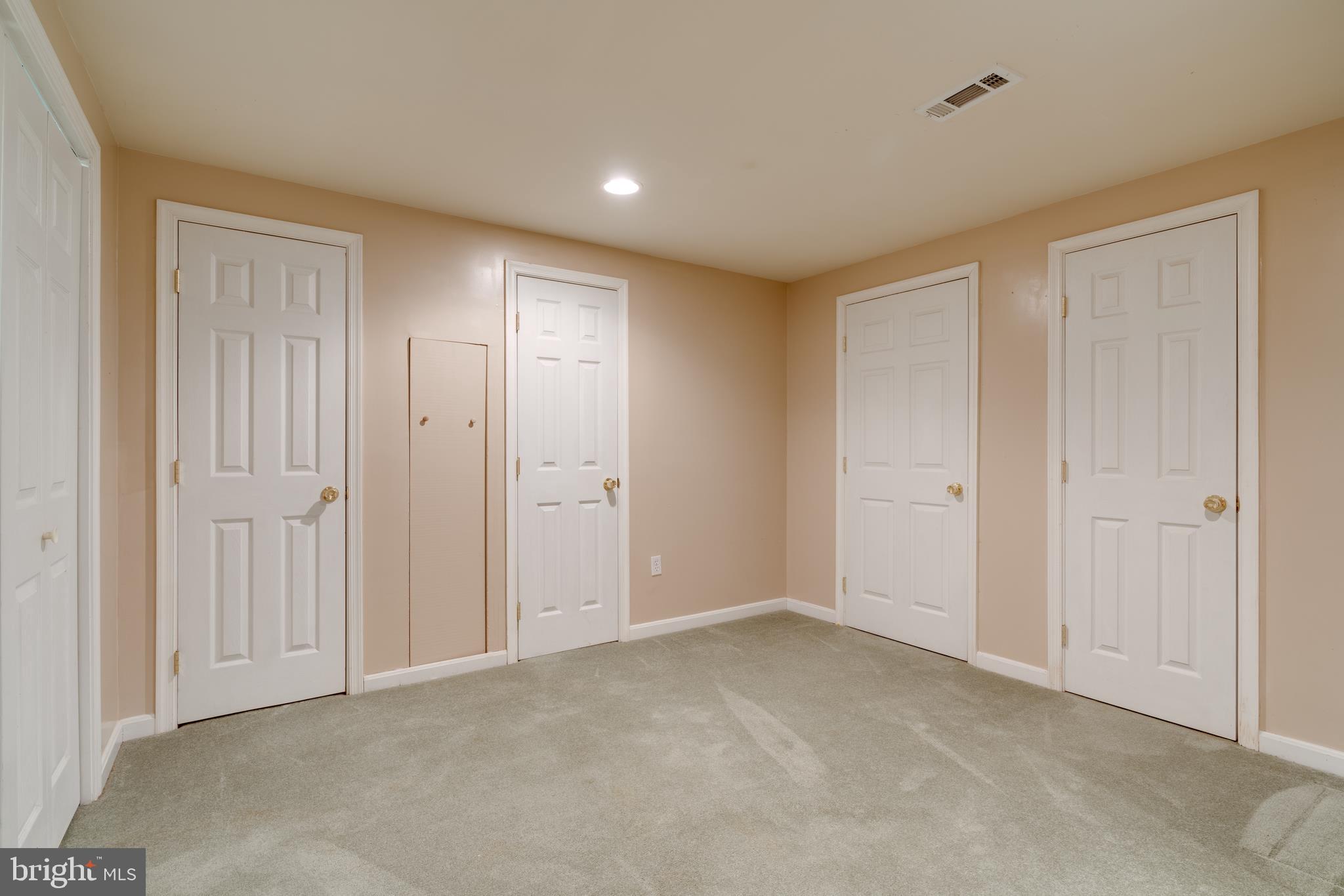 8761 Ridge Hollow Court Springfield, VA 22152 - Photo 46 of 62 Gallery Image 46