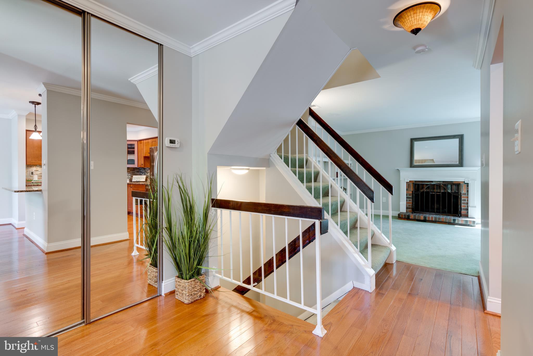 8761 Ridge Hollow Court Springfield, VA 22152 - Photo 7 of 62 Gallery Image 7