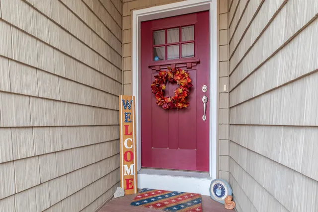 $530,000 | 12 Manor Drive, Unit B, Hooksett, NH 03106