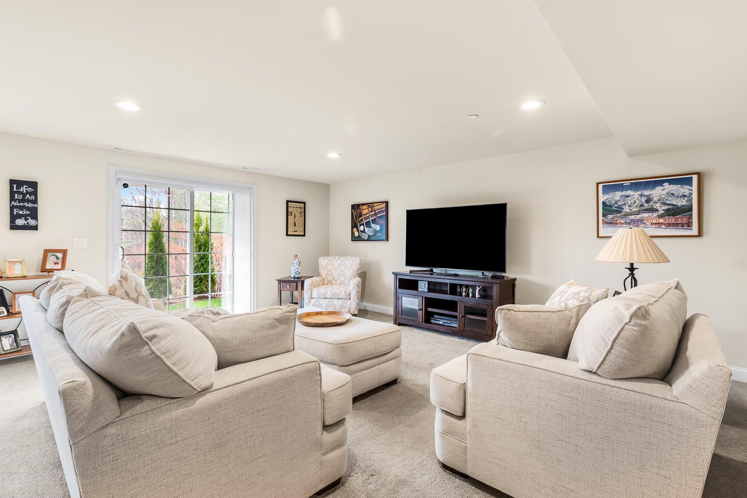 12 Manor Drive, Unit B Hooksett, NH 03106 - Photo 27 of 34