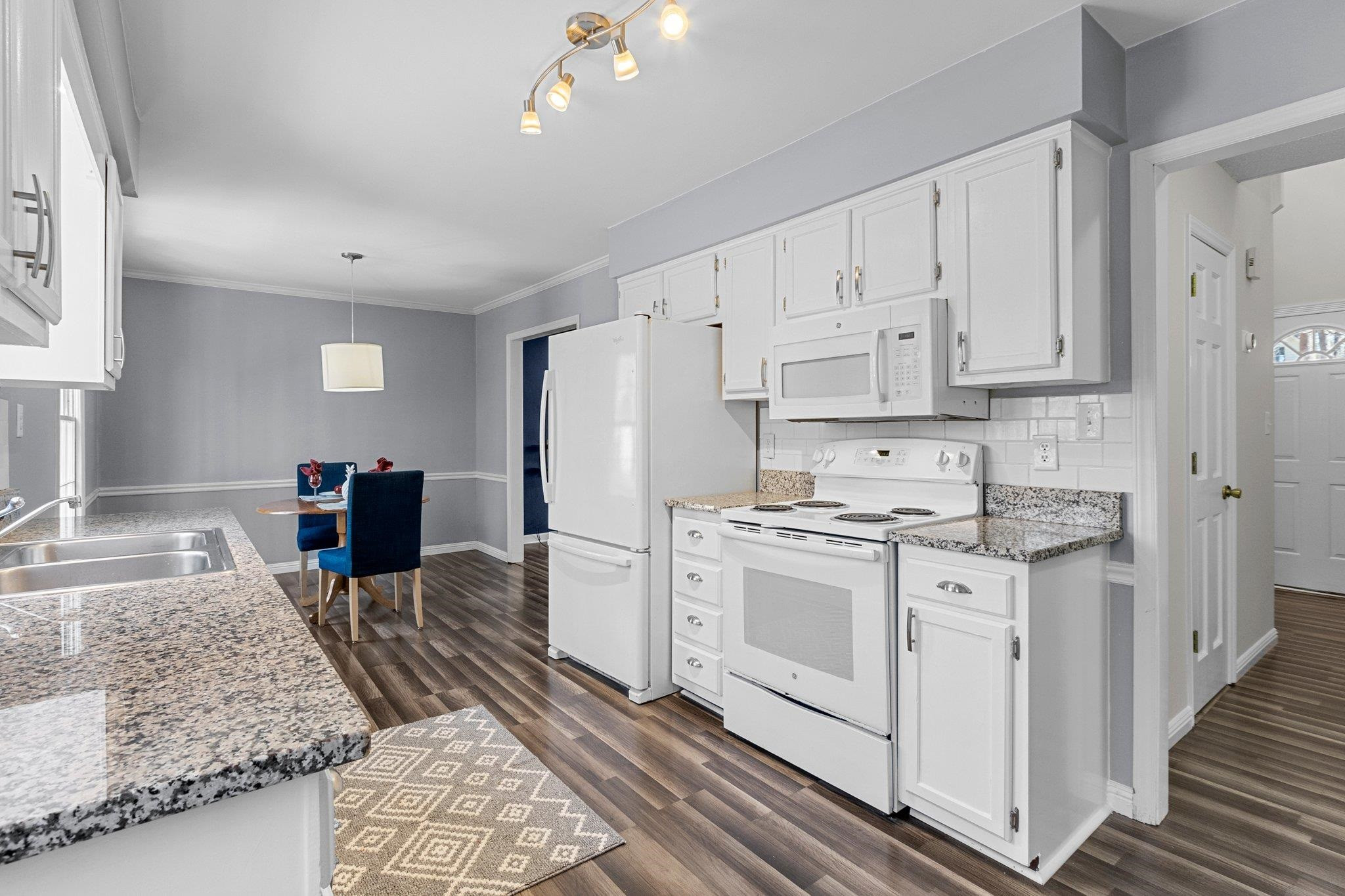106 Trackers Road Cary, NC 27513 - Photo 10 of 29 Kitchen