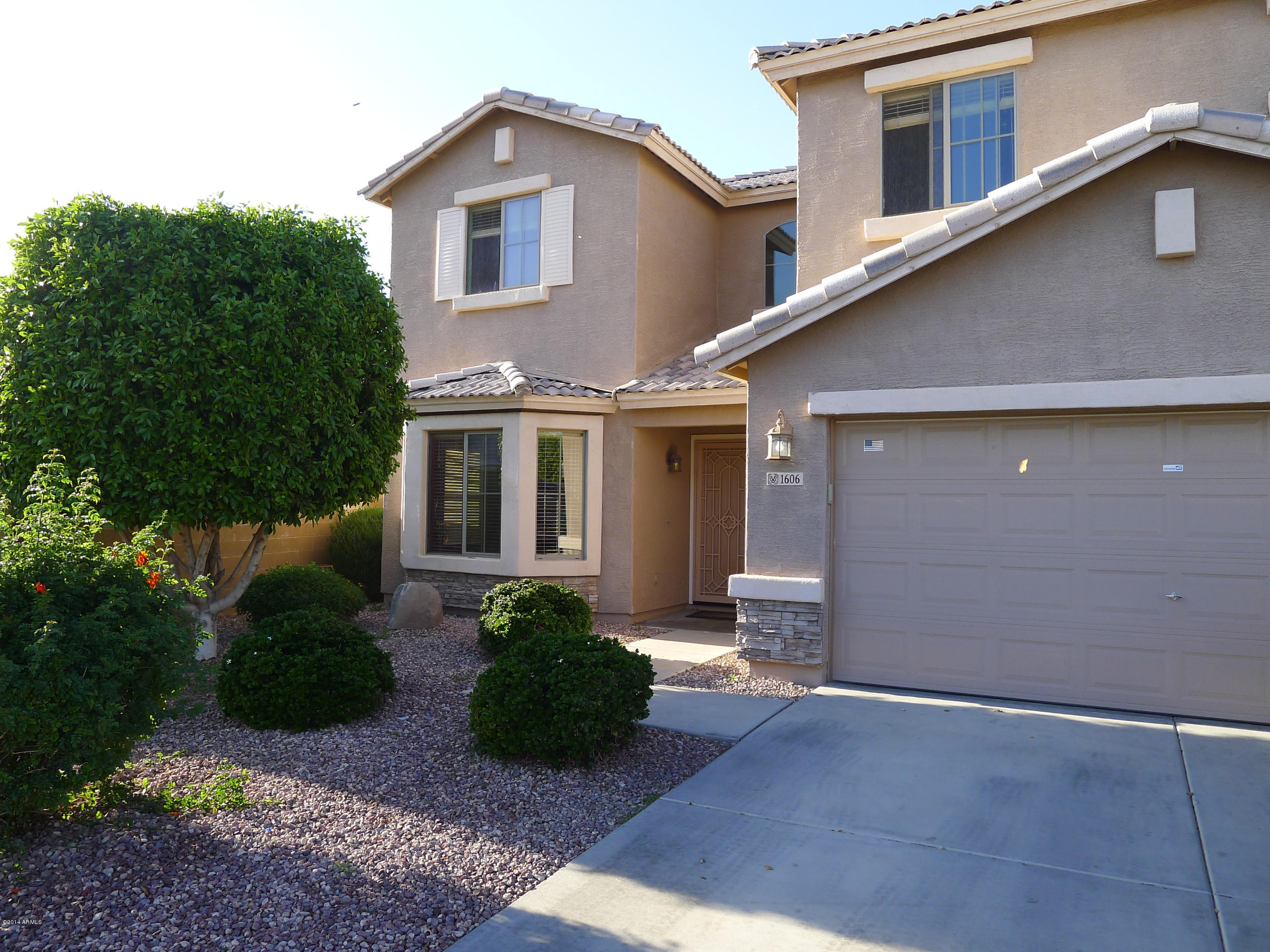 1606 East Harwell Road Phoenix, AZ 85042 - Photo 1 of 19 P1050403