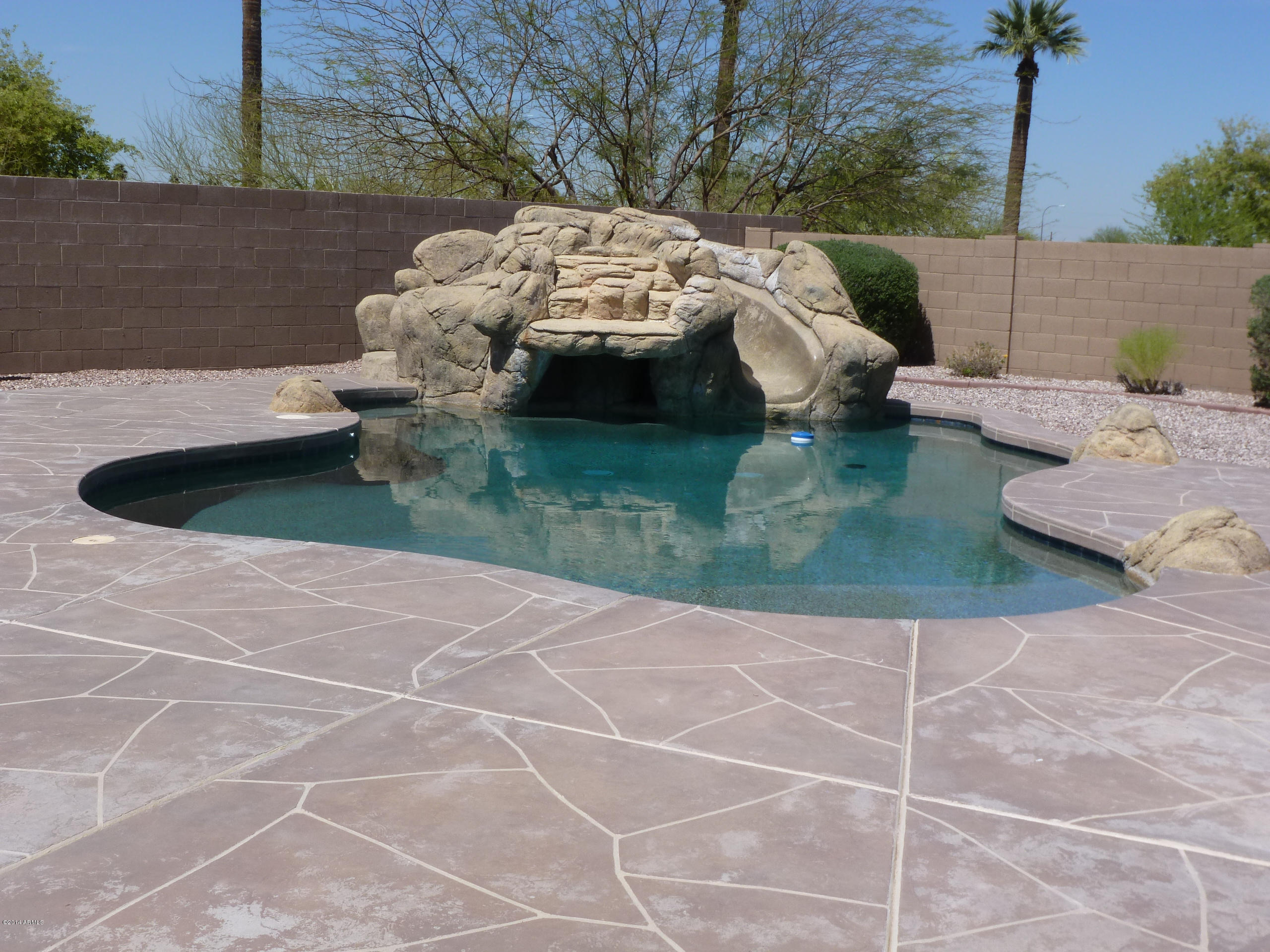 1606 East Harwell Road Phoenix, AZ 85042 - Photo 17 of 19 P1030284