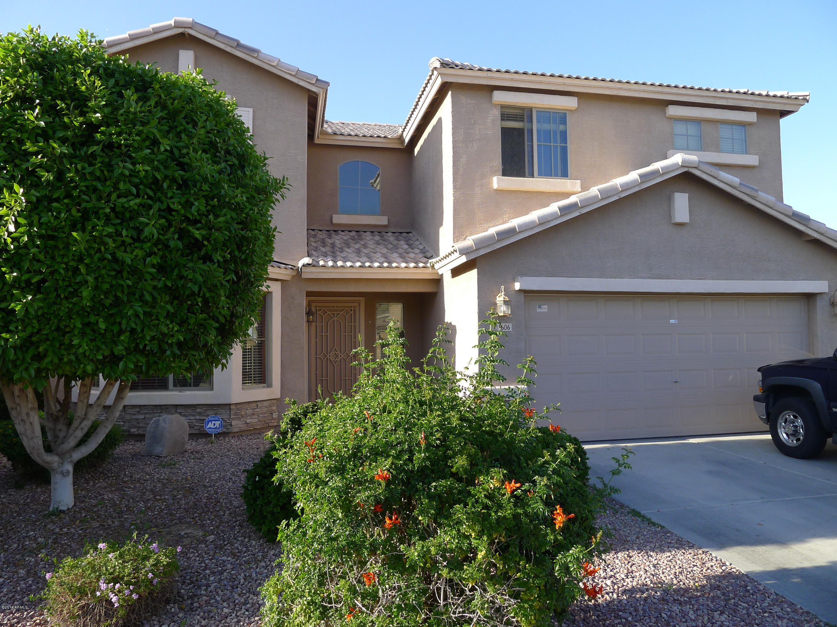 1606 East Harwell Road Phoenix, AZ 85042 - Photo 2 of 19 P1050402