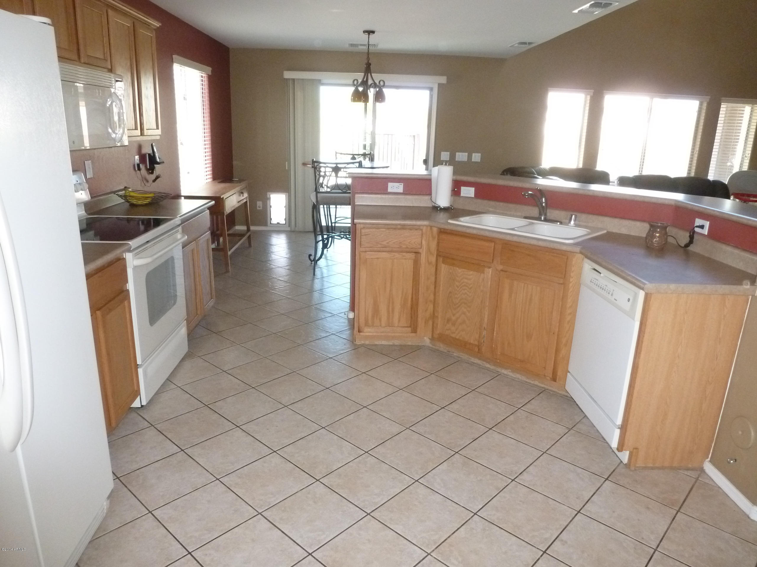 1606 East Harwell Road Phoenix, AZ 85042 - Photo 5 of 19 P1030280