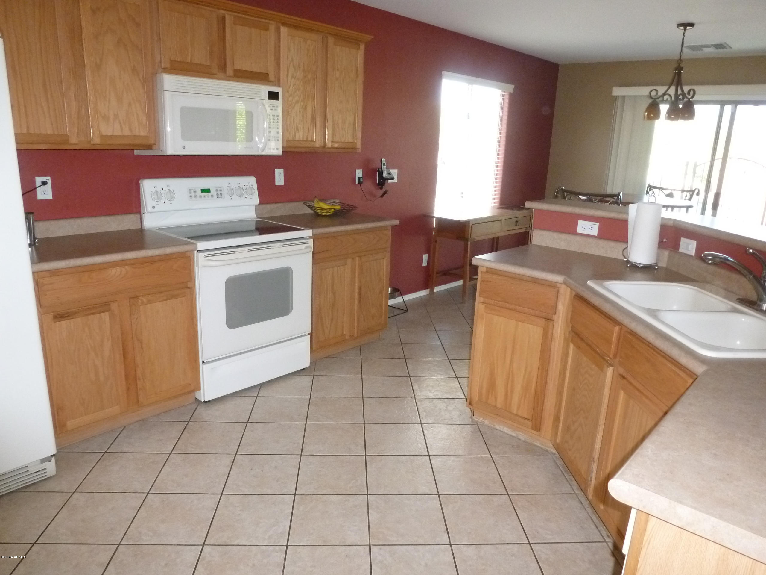 1606 East Harwell Road Phoenix, AZ 85042 - Photo 6 of 19 P1030281