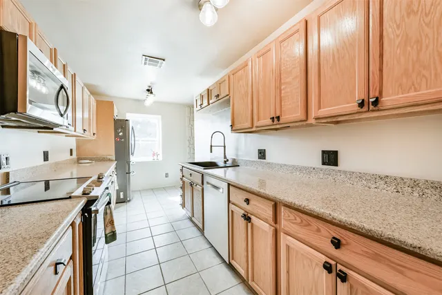 $252,900 | 741 Rutgers Lane, Deer Park, TX 77536