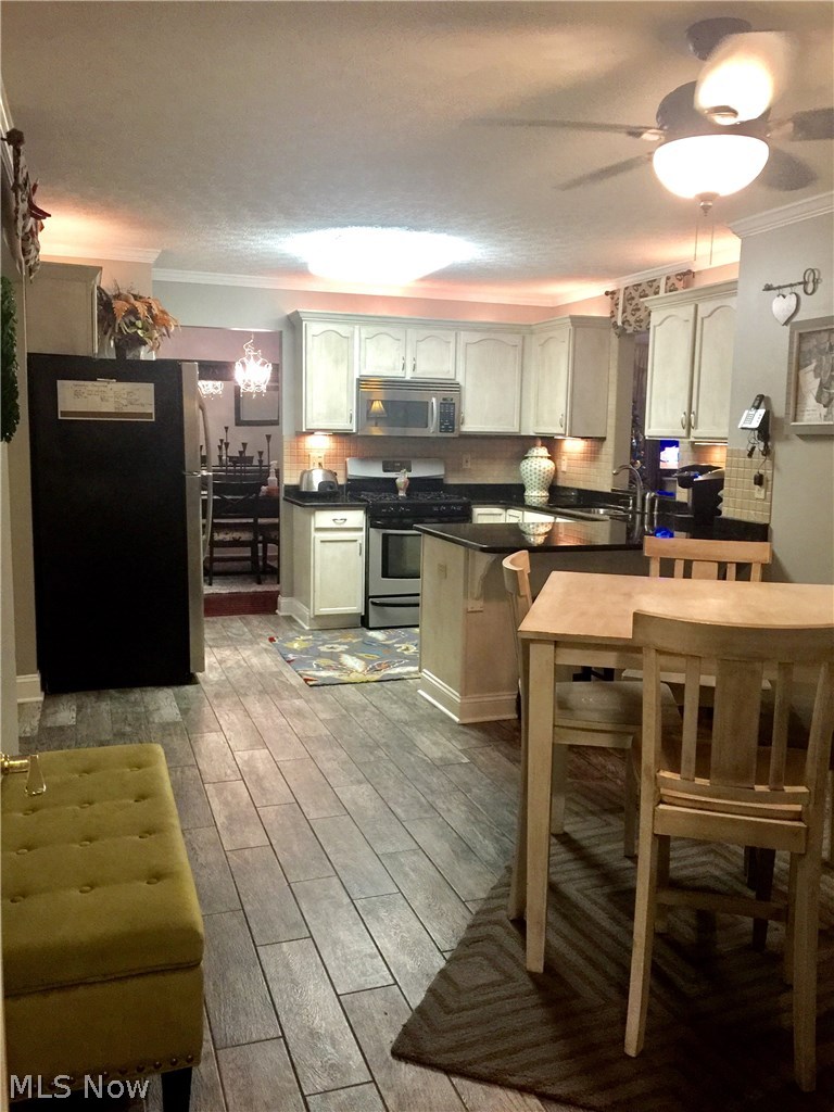 2784 County Line Road Madison, OH 44057 - Photo 14 of 33