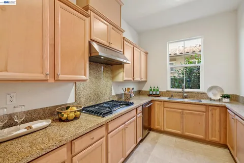 $2,599,000 | 5 Stirling Way, Hayward, CA 94542