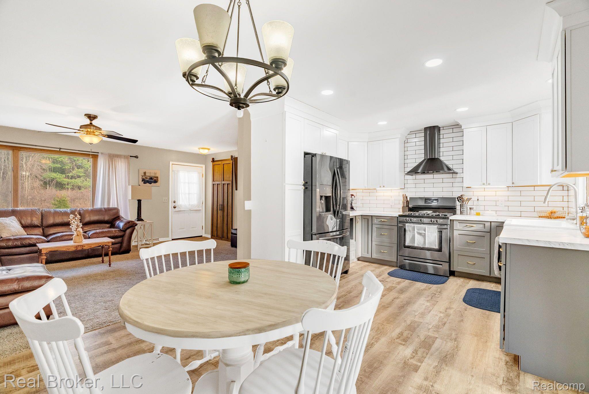 7021 Yager Road St. Clair, MI 48079 - Photo 8 of 45 Gallery Image 8