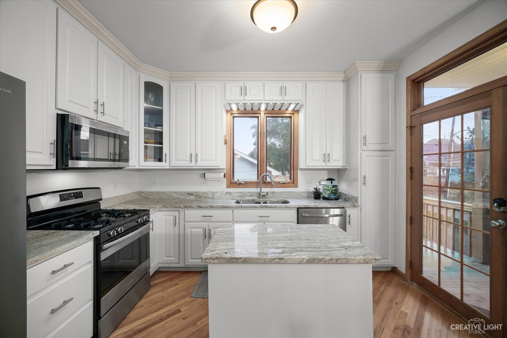 320 North Wright Street Naperville, IL 60540 - Photo 10 of 26