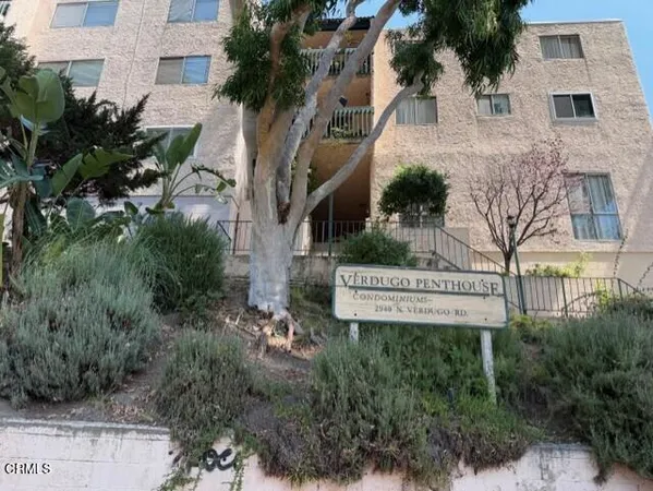 $2,690 | 2940 North Verdugo Road, Unit 323, Glendale, CA 91208
