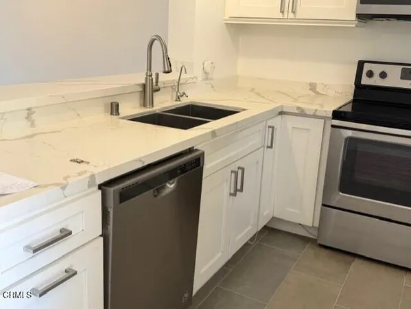 $2,690 | 2940 North Verdugo Road, Unit 323, Glendale, CA 91208