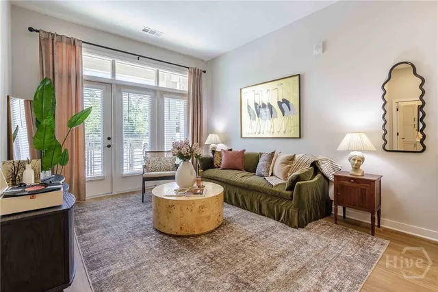 $1,475 | 1150 East Perry Lane, Unit A1, Savannah, GA 31401