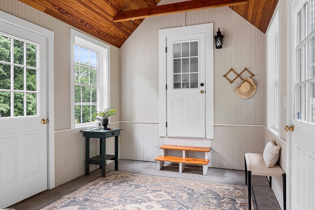 165 Tahattawan Road Littleton, MA 01460 - Photo 3 of 42