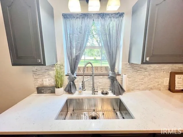 $260,000 | 12632 Highway 71, Clinton, IN 47842