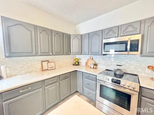 $260,000 | 12632 Highway 71, Clinton, IN 47842