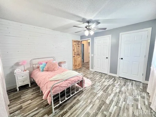 $260,000 | 12632 Highway 71, Clinton, IN 47842