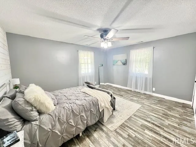 $260,000 | 12632 Highway 71, Clinton, IN 47842