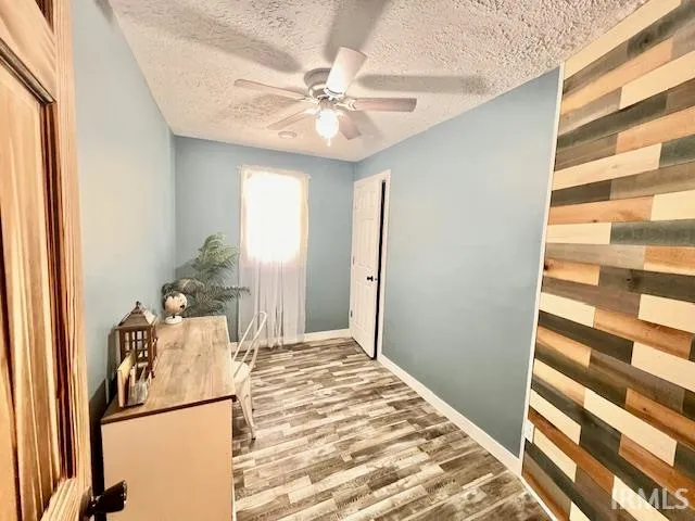 $260,000 | 12632 Highway 71, Clinton, IN 47842