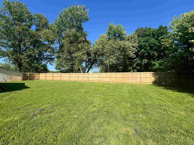 $260,000 | 12632 Highway 71, Clinton, IN 47842