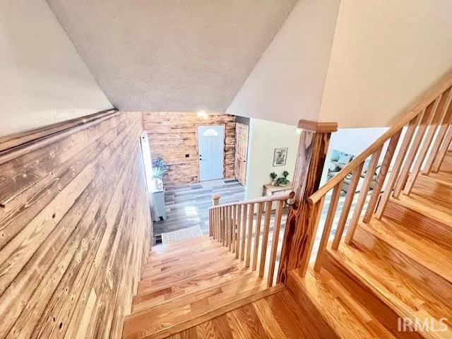 $260,000 | 12632 Highway 71, Clinton, IN 47842