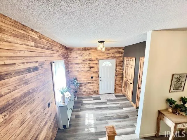 $260,000 | 12632 Highway 71, Clinton, IN 47842