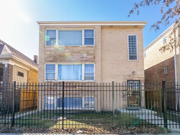 $1,350 | 6511 West Higgins Avenue, Unit G, Chicago, IL 60656