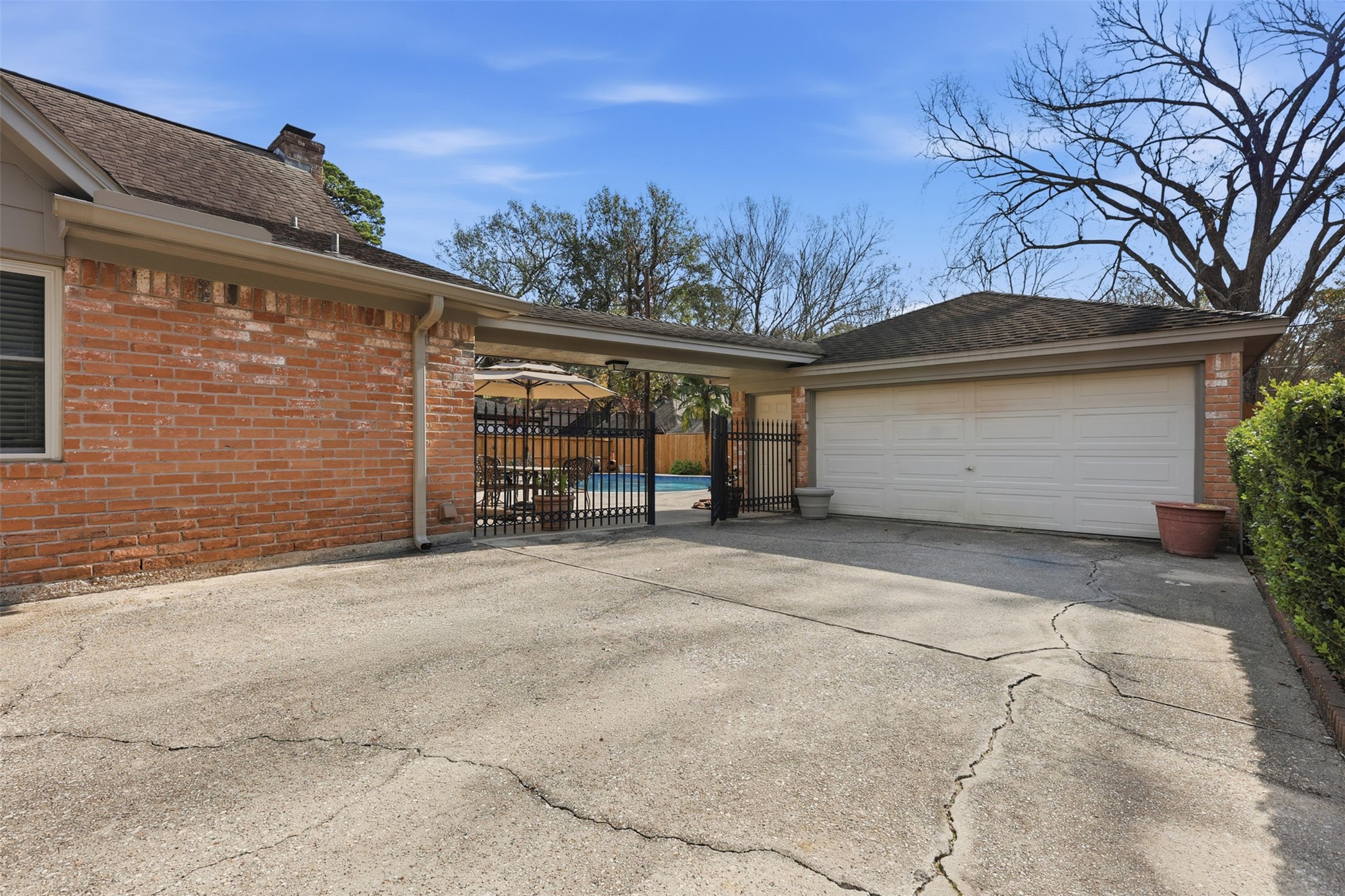 3415 Flickering Candle Drive Spring, TX 77388 - Photo 36 of 36 a front view of a house with a yard and garage