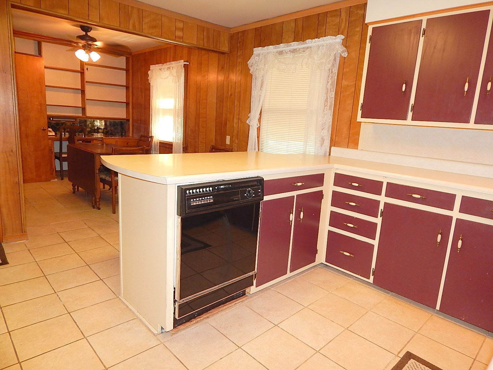 212 Davis Road Ossian, IN 46777 - Photo 8 of 24 Gallery Image 8